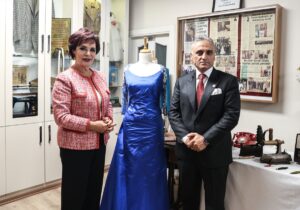 İSTANBUL (AA) – Yeşilçam'ın usta oyuncularından Hülya Koçyiğit kıyafetlerinden birisini