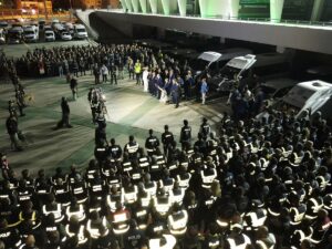 - "2 bin 20 polis, 220 araç, bir helikopter, 3