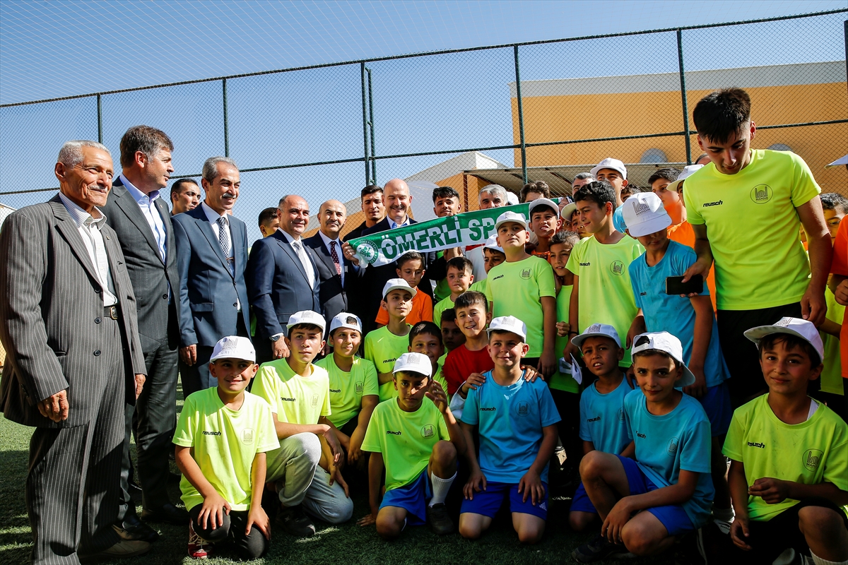 İçişleri Bakanı Soylu, Mardin Ömerli'de çocuk ve gençlerle bir araya geldi