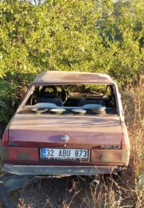 ISPARTA (AA) – Isparta'nın Şarkikaraağaç ilçesinde otomobilin şarampole devrilmesi sonucu