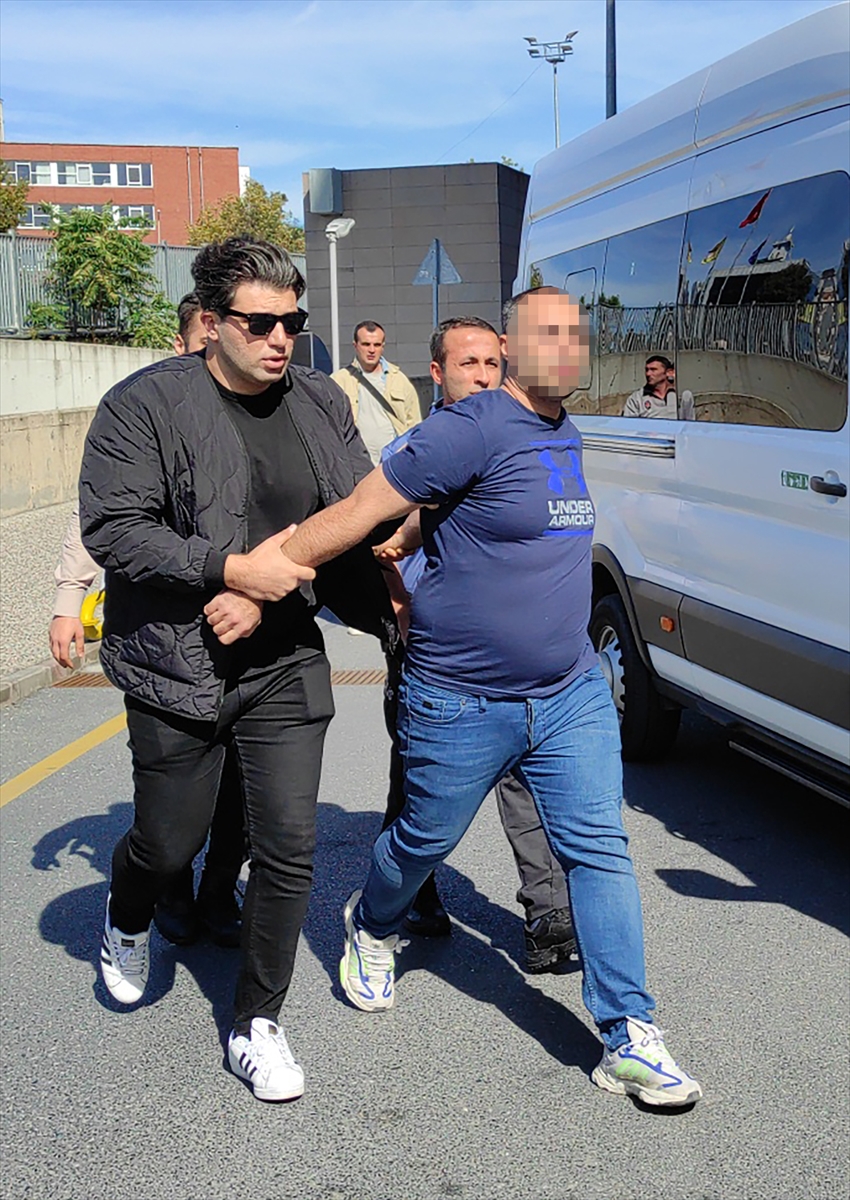 İstanbul Adliyesi girişinde arama sırasında kaçan kişi yakalandı