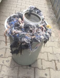 İSTANBUL (AA) – İstanbul'un Eyüpsultan ilçesinde bir markette 3 ruhsatsız