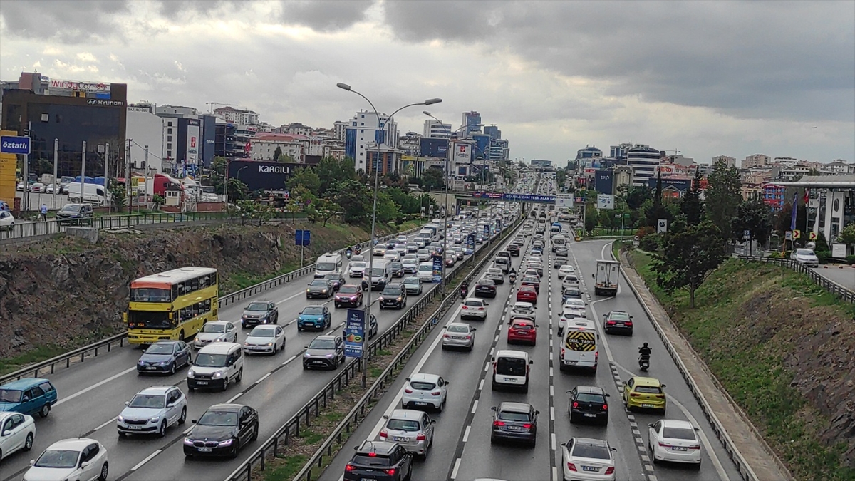 İstanbul'da haftanın ilk gününde trafik yoğunluğu yüzde 58