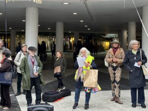 STOCKHOLM (AA) – İsveç'in başkenti Stockholm'de WikiLeaks'in kurucusu Julian Assange'ın