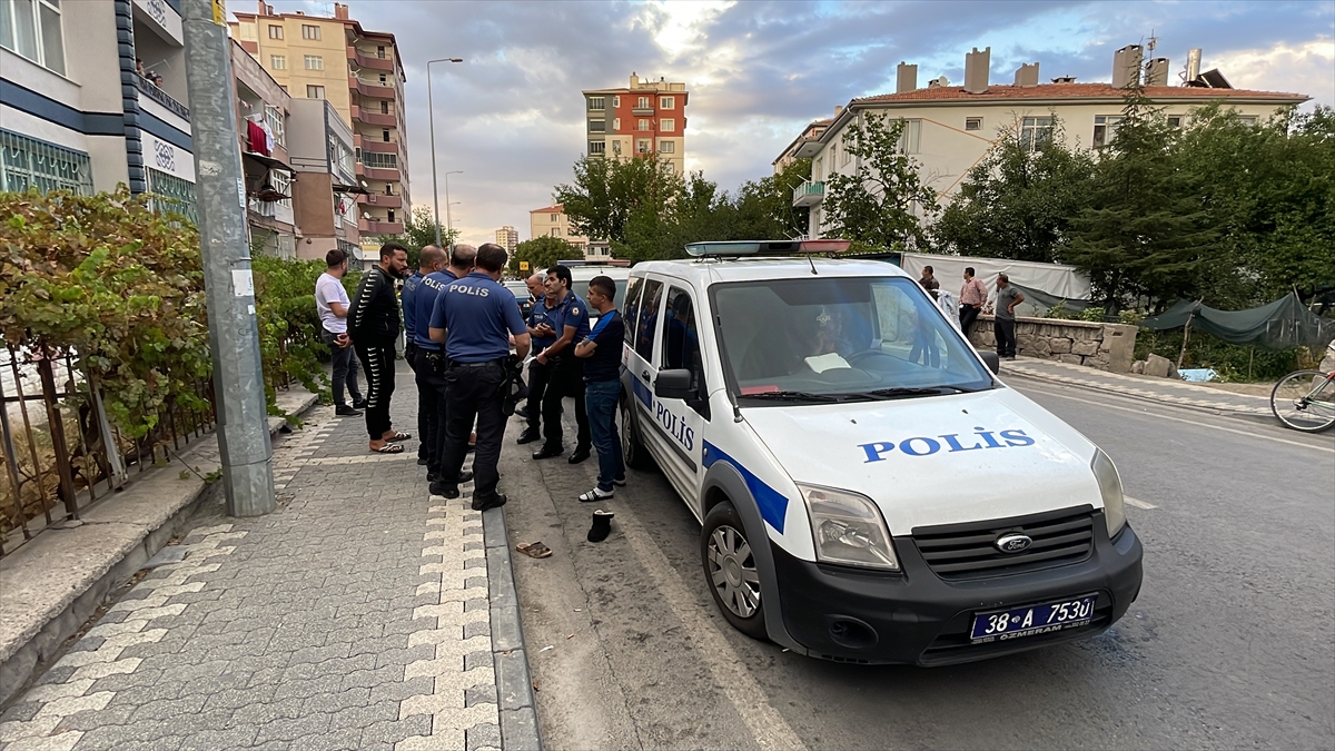 Kayseri'de silahlı saldırıya uğrayan kişi yaralandı