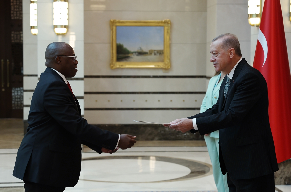 Kenya Büyükelçisi Boiyo, Cumhurbaşkanı Erdoğan'a güven mektubu sundu