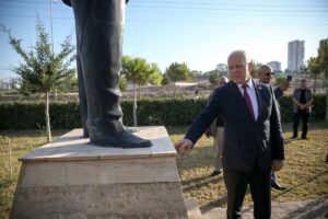 - "Bağımsızlık Kıbrıs Türk halkının en doğal hakkıdır. Ana vatan