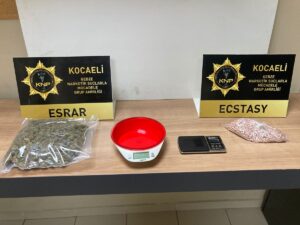 KOCAELİ (AA) – Kocaeli'de düzenlenen uyuşturucu operasyonunda gözaltına alınan 22