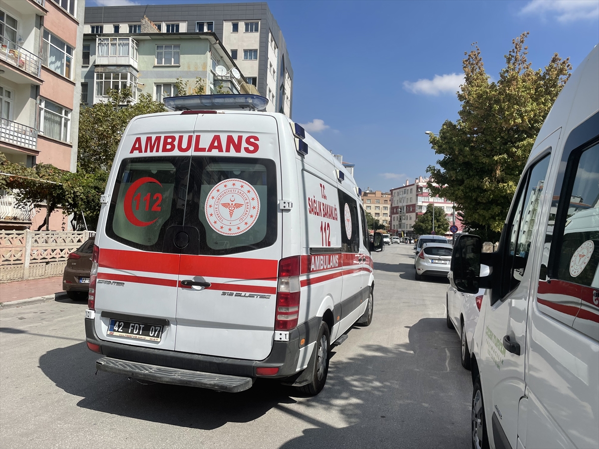 Konya'da bir kişi silahını temizlerken kendini vurdu