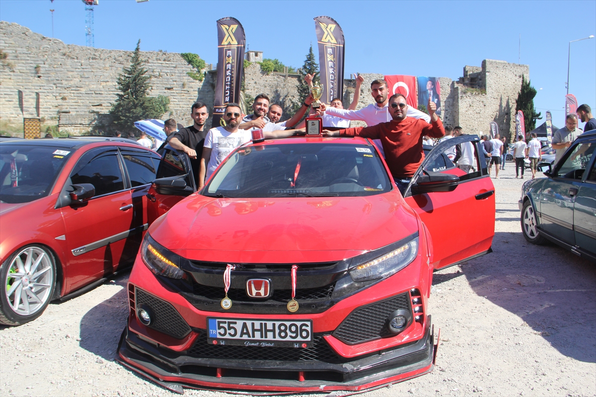 Modifiye araç tutkunları Sinop'ta düzenlenen fuarda buluştu