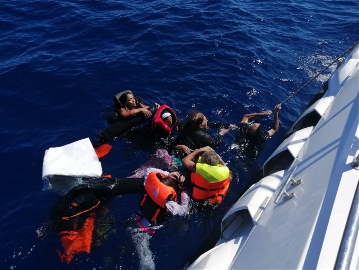 Muğla açıklarında Yunanistan unsurlarınca geri itilen 6 düzensiz göçmen hayatını kaybetti