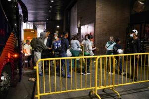 NEW YORK (AA) – New York'a Teksas'tan gelen sığınmacı otobüslerinin