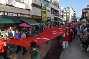 ORDU (AA) – Ordu'da düzenlenen Zümrüt Fındık Festivali, kortej yürüyüşüyle