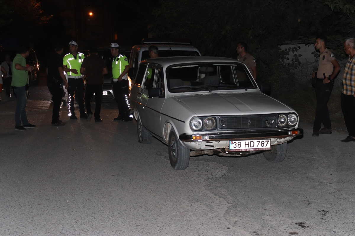 Osmaniye'de otomobille polisten kaçan 2 şüpheli yakalandı
