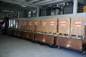 UŞAK (AA) – Uşak Valiliği koordinesinde hazırlanan yardımları taşıyan tır