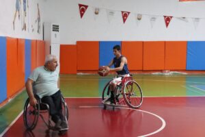 ŞANLIURFA (AA) – MÜSLÜM ETGÜ – Şanlıurfa'da engelinden dolayı dışarı