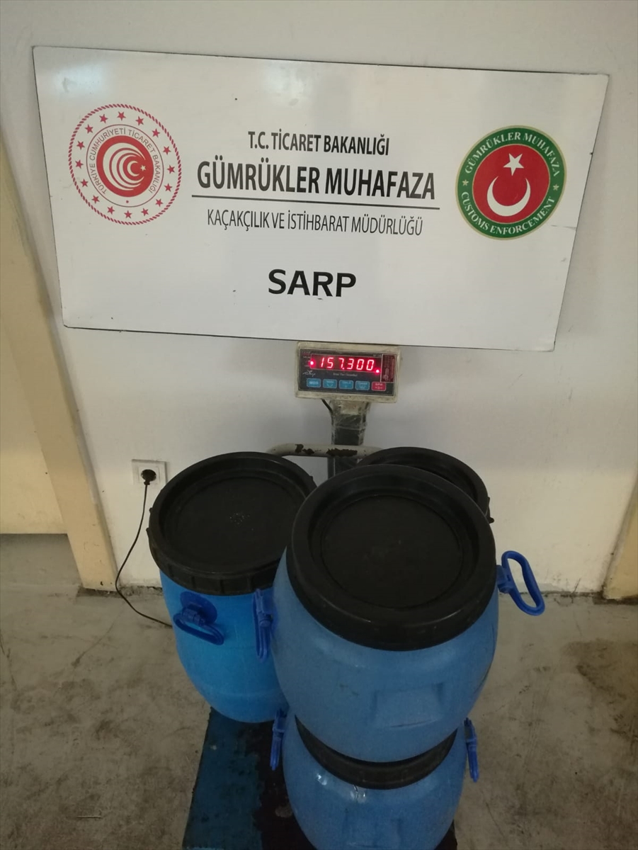 Sarp Gümrük Kapısı'nda yarım tondan fazla kaçak bal ele geçirildi