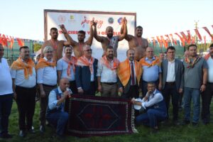 BALIKESİR (AA) – Balıkesir'in Sındırgı ilçesinde Uluslararası Sındırgı Yağcıbedir Uçan