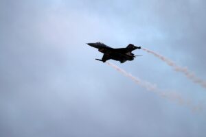 MANİSA (AA) – Türk Hava Kuvvetleri akrobasi timi SOLOTÜRK, şehrin