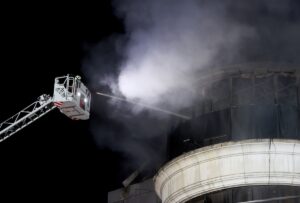 İSTANBUL (AA) – Sultanbeyli'de bir tencere imalathanesinde çıkan yangın itfaiye