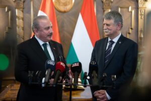 BUDAPEŞTE (AA) – TBMM Başkanı Mustafa Şentop, Budapeşte'de Macaristan Ulusal