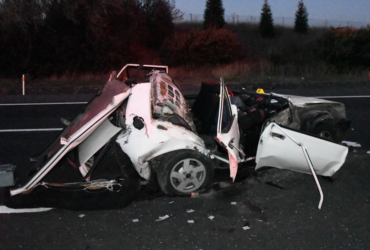 Tekirdağ'da iki otomobilin çarpışması sonucu 1 kişi öldü, 5 kişi yaralandı