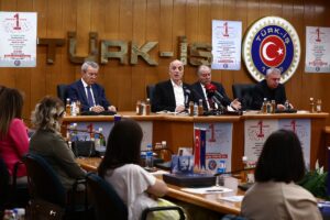 ANKARA (AA) – TÜRK-İŞ Genel Başkanı Ergün Atalay, "Mesela 10