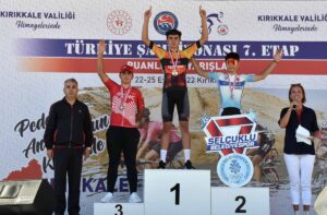 KIRIKKALE (AA) – Türkiye Bisiklet Federasyonu tarafından Kırıkkale'de düzenlenen Türkiye