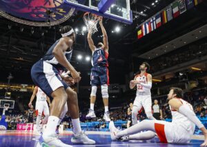 Salon: Mercedes-Benz Arena Hakemler: Antonio Conde (İspanya), Boris Krejic (Slovenya),