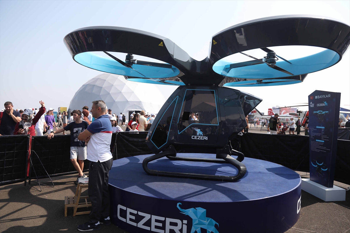 Türkiye'nin ilk uçan arabası Cezeri TEKNOFEST KARADENİZ'de ilgi görüyor