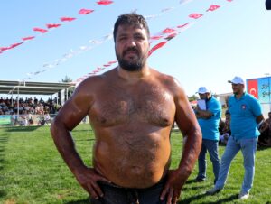 EDİRNE (AA) – CİHAN DEMİRCİ – Tarihi Kırkpınar Yağlı Güreşleri'nde