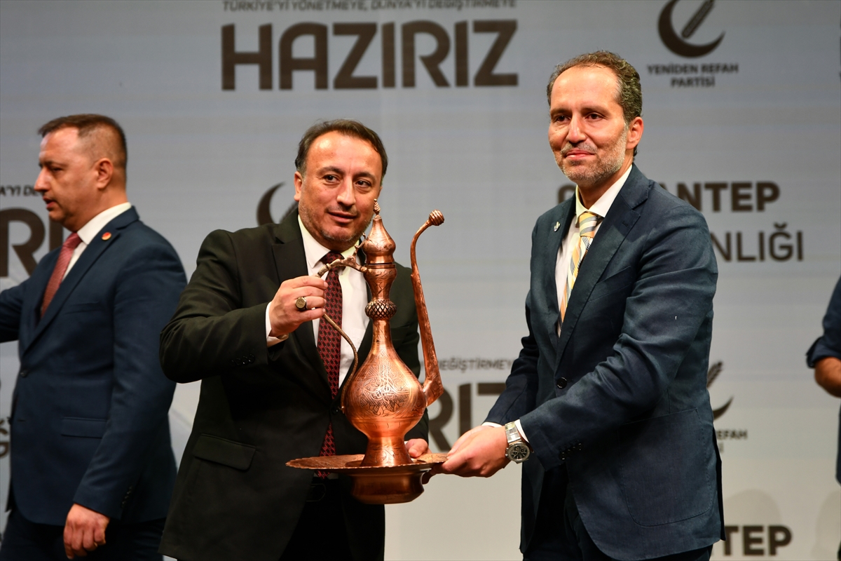 Yeniden Refah Partisi Genel Başkanı Erbakan, Gaziantep'te partinin il kongresine katıldı: