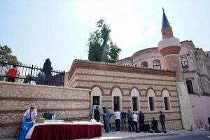 - "İstanbul'un değerlerini ortaya çıkardıkça İstanbul'un hakkını vermiş olacağız"