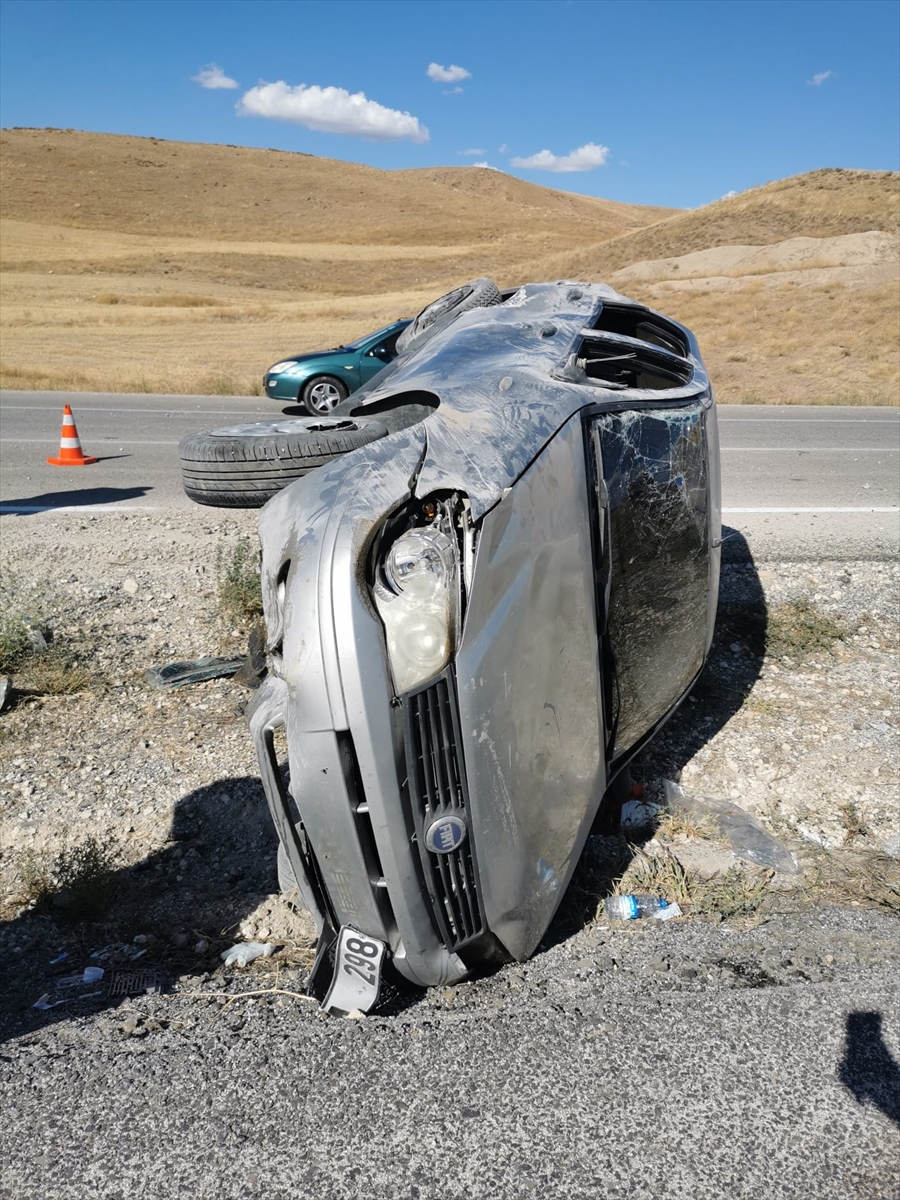 Yozgat'ta otomobilin devrildiği kazada 7 kişi yaralandı