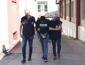 ADANA (AA) – Adana'da terör örgütü DEAŞ'a yönelik operasyonda gözaltına