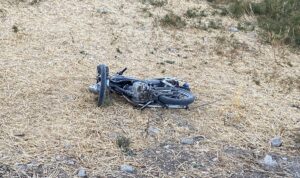 ADIYAMAN (AA) – Adıyaman'ın Kahta ilçesinde devrilen motosikletteki 2 kişi