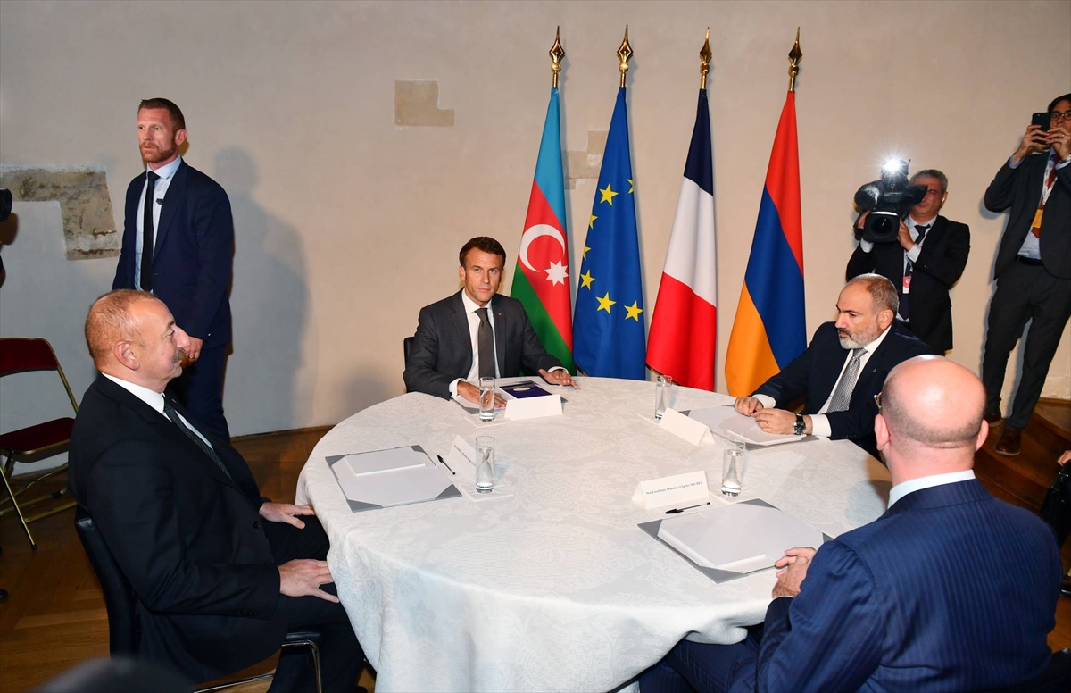 Aliyev, Paşinyan, Macron ve Michel 4'lü görüşme yaptı