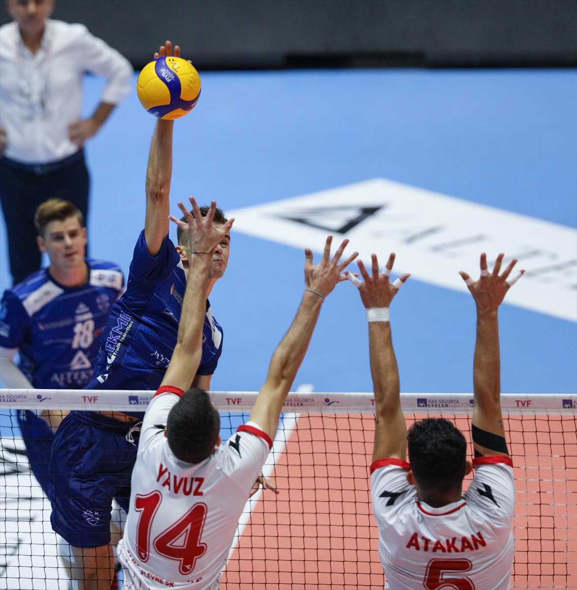 Voleybol: AXA Sigorta Efeler Ligi