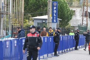 - Gözaltına alınan 24 şüpheliden 2'si adliyeye getirildi 