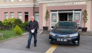 - Amasra Adliyesi'ne gelen TTK Amasra Müessese Müdürü Cihat Özdemir