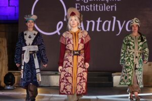 ANTALYA (AA) – Antalya'nın Kaş ilçesinde "Hititler Likya'da, IV. Tuthaliya