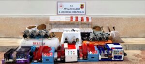 ANTALYA (AA) – Antalya'da düzenlenen kaçakçılık operasyonunda 6 şüpheli gözaltına