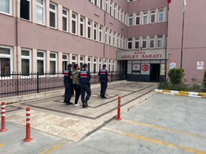 ​​​​​​​AYDIN (AA) – Aydın'ın Söke ilçesinde göçmen kaçakçılığı yaptığı öne