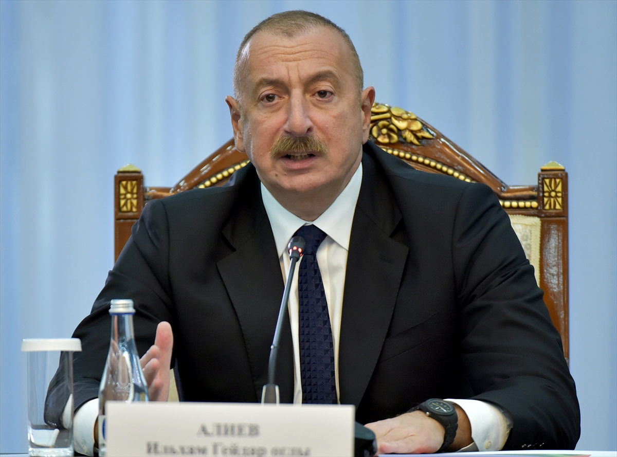 Azerbaycan Cumhurbaşkanı Aliyev, Kırgızistan'a ilk kez resmi ziyarette bulundu