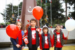 BAKÜ (AA) – Azerbaycan'ın başkenti Bakü'deki Türk Şehitliği'nde 29 Ekim