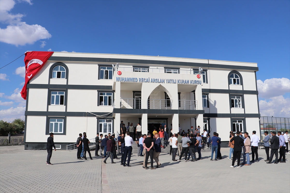 Bakan Soylu, Diyarbakır'da Kur'an kursu açılışı ve hafızlık icazet programına katıldı