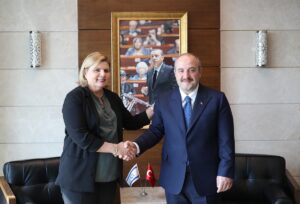 ANKARA (AA) – Sanayi ve Teknoloji Bakanı Mustafa Varank, Türkiye'ye