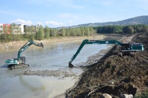 BARTIN (AA) – Yağışlarda suyun denize daha kolay deşarj edilmesi