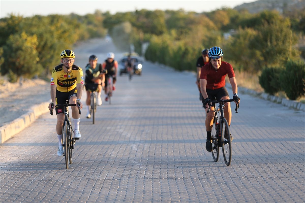 Bisikletçiler, Kapadokya'daki “Boostcamp” etkinliğinde pedal çevirdi