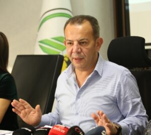 - "Kim davet ederse etsin, neredeyse etmeyen kalmadı. Hiçbirine 'evet'